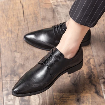 Klasický Muž, Pán Ukázal Prst Šaty Topánky Mens Módne Svadobné Topánky Oxford Topánky Strany Bytov Kariéru Business Formálne Topánky