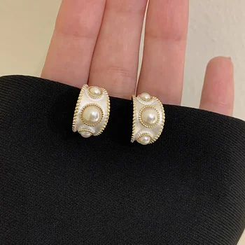 Módne francúzsky Pearl Nepravidelne Plated 925 Silver Ucho Nechtov pre Ženy Estetické Ear Piercing Luxusné Šperky Stud Náušnice